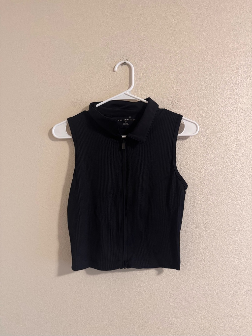 Travis Mathew Black Sleeveless Zip-Front Collared Tank